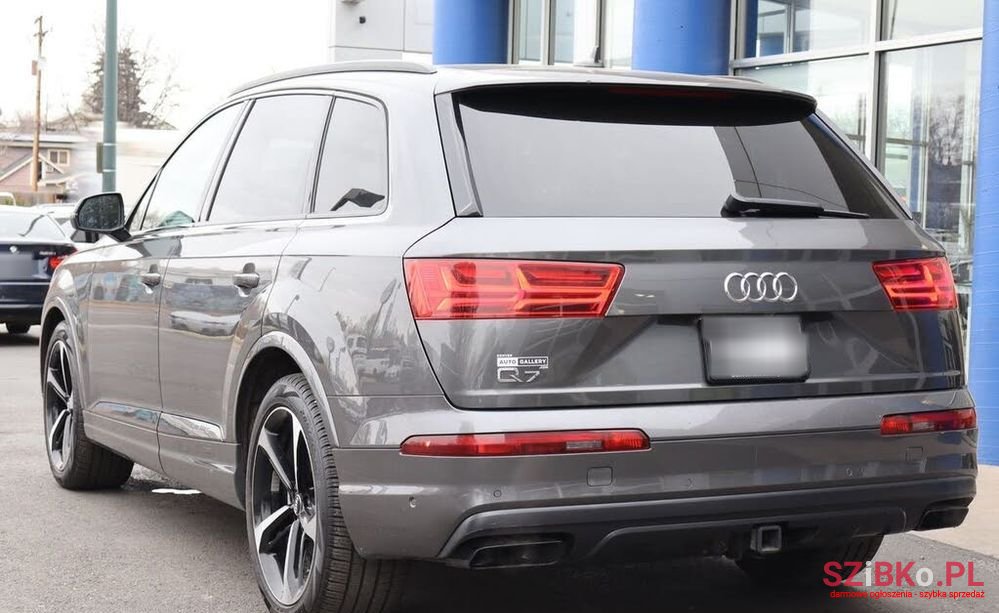 2019' Audi Q7 photo #5
