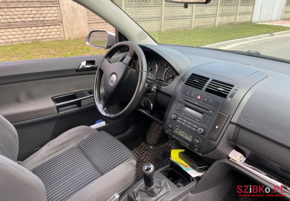 2006' Volkswagen Polo photo #4