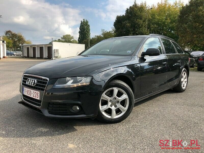 2011' Audi A4 photo #2