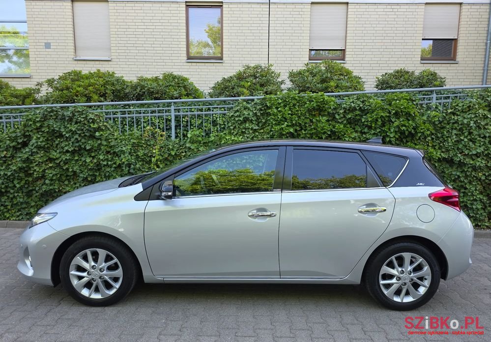 2014' Toyota Auris photo #4