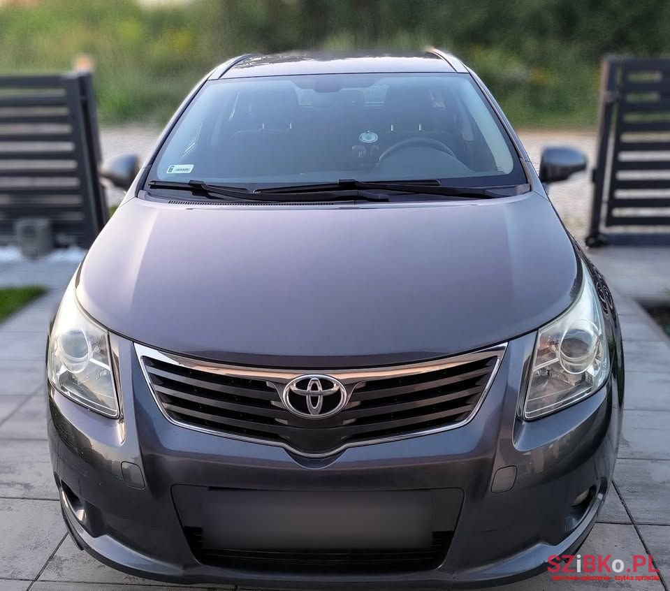 2010' Toyota Avensis 1.8 Life photo #2
