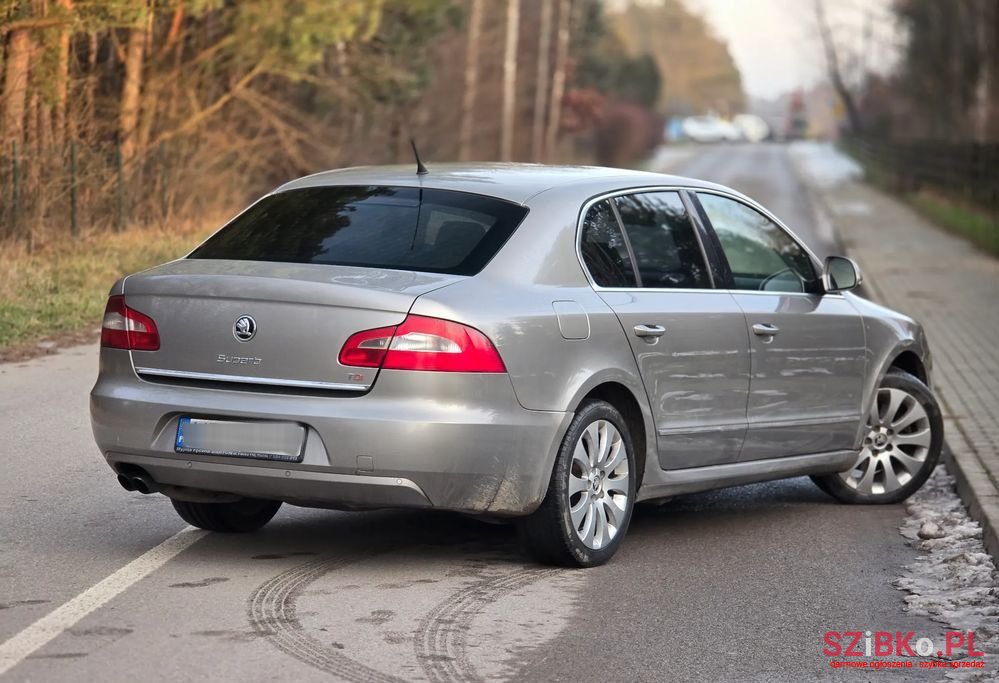 2009' Skoda Superb 2.0 Tdi Ambition Dsg photo #4