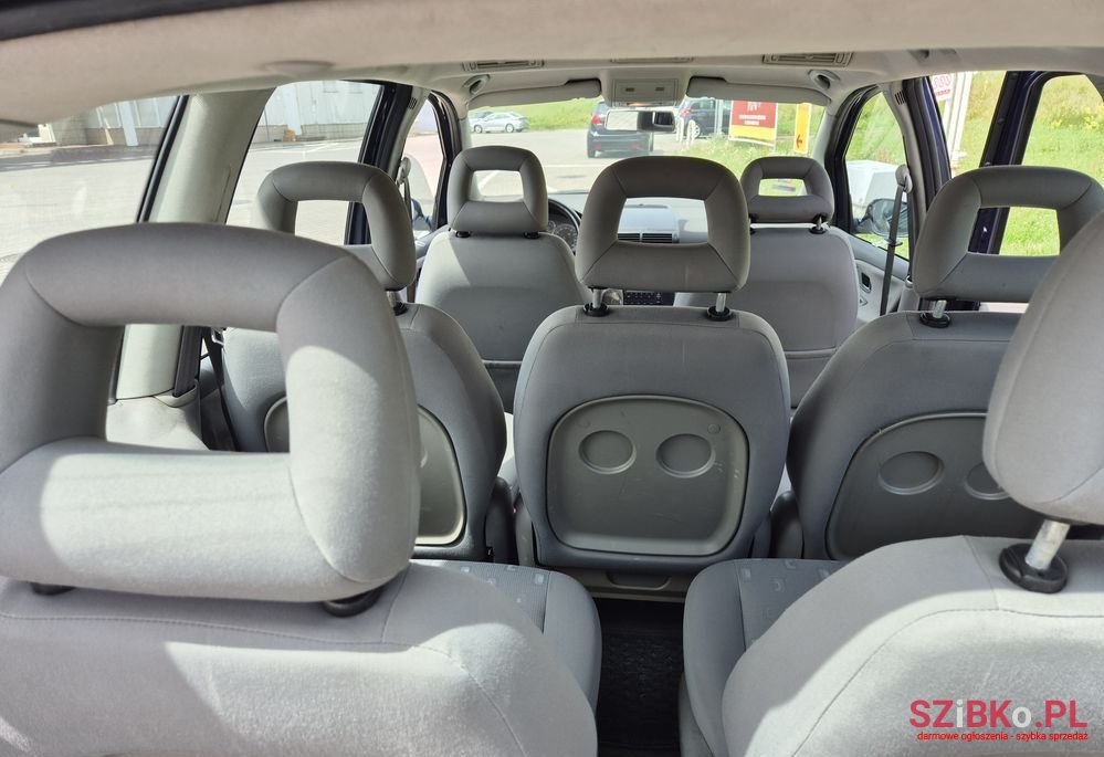 2005' Volkswagen Sharan 2.0 Basis photo #3