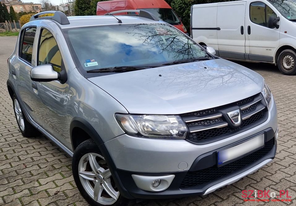 2014' Dacia Sandero photo #3