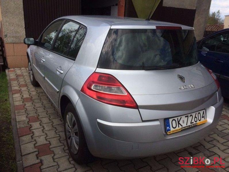 2008' Renault Megane photo #2