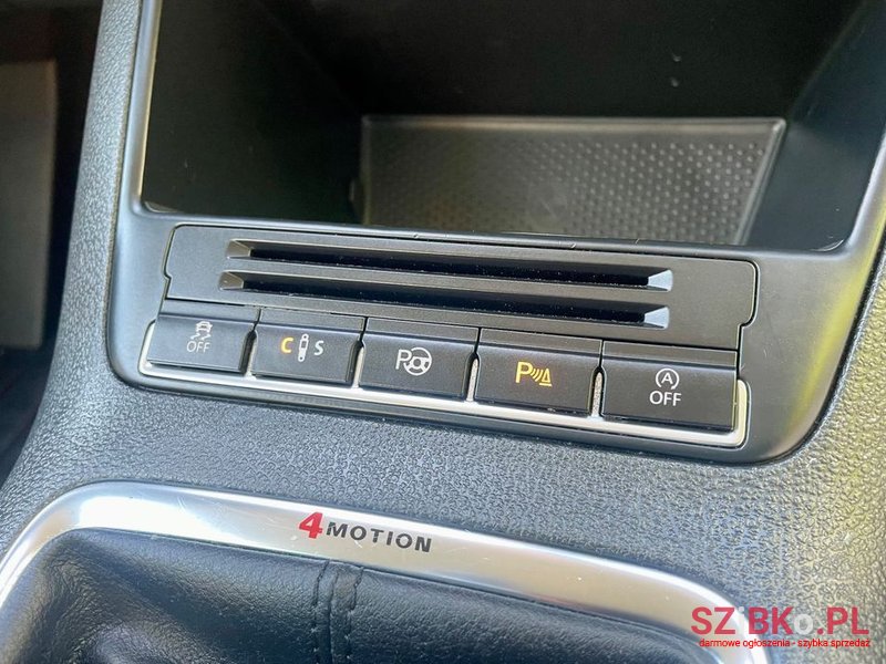 2012' Volkswagen Tiguan photo #4