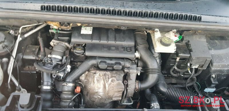 2010' Peugeot 5008 photo #3