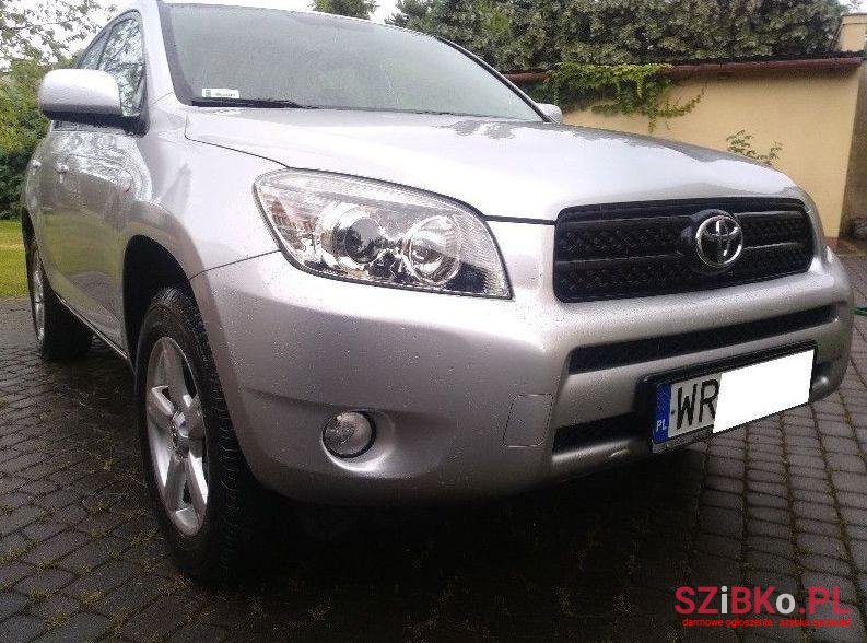 2006' Toyota Rav-4 photo #1