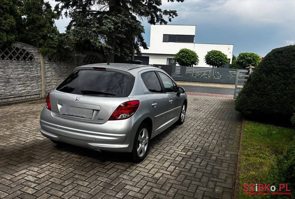 2011' Peugeot 207 photo #6