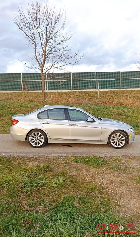 2016' BMW 3 Series photo #3