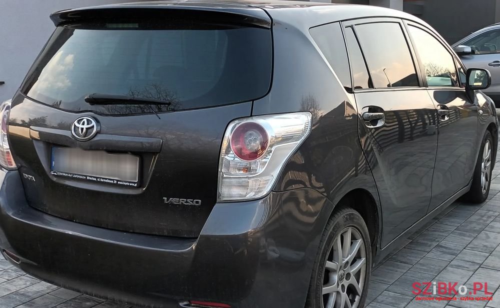 2009' Toyota Verso photo #3