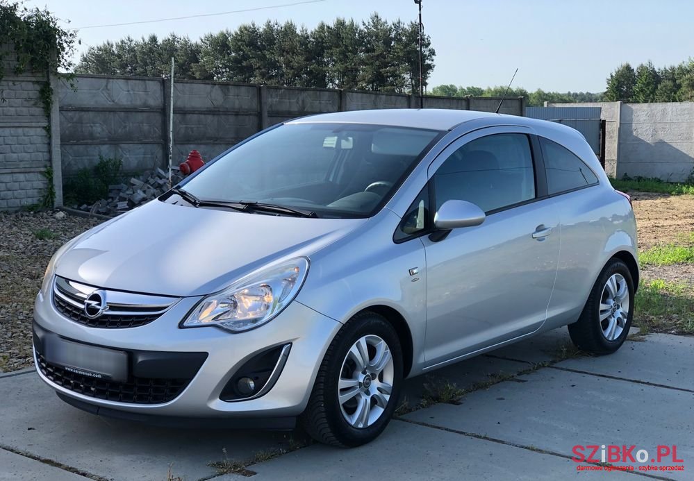 2011' Opel Corsa photo #2