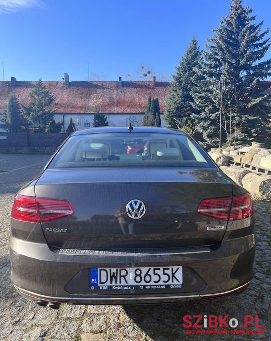 2016' Volkswagen Passat photo #3