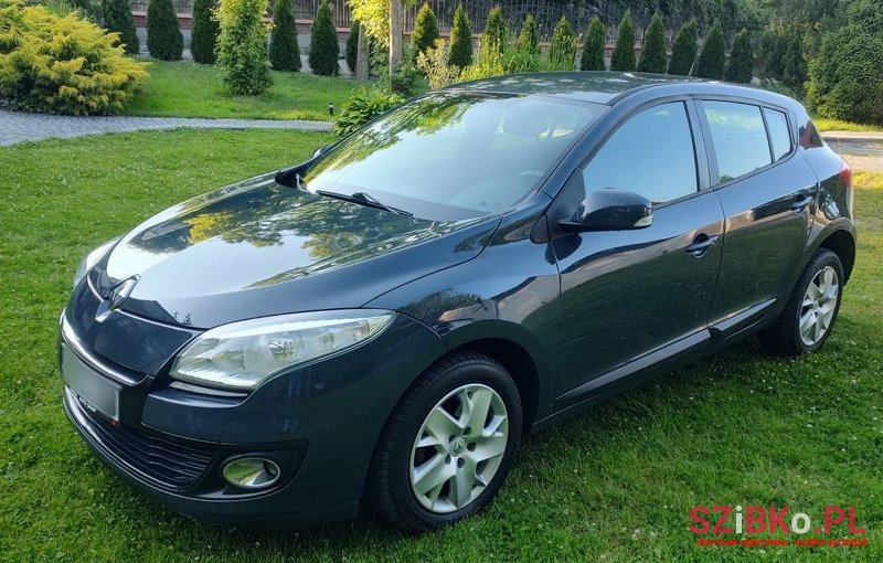 2013' Renault Megane photo #1