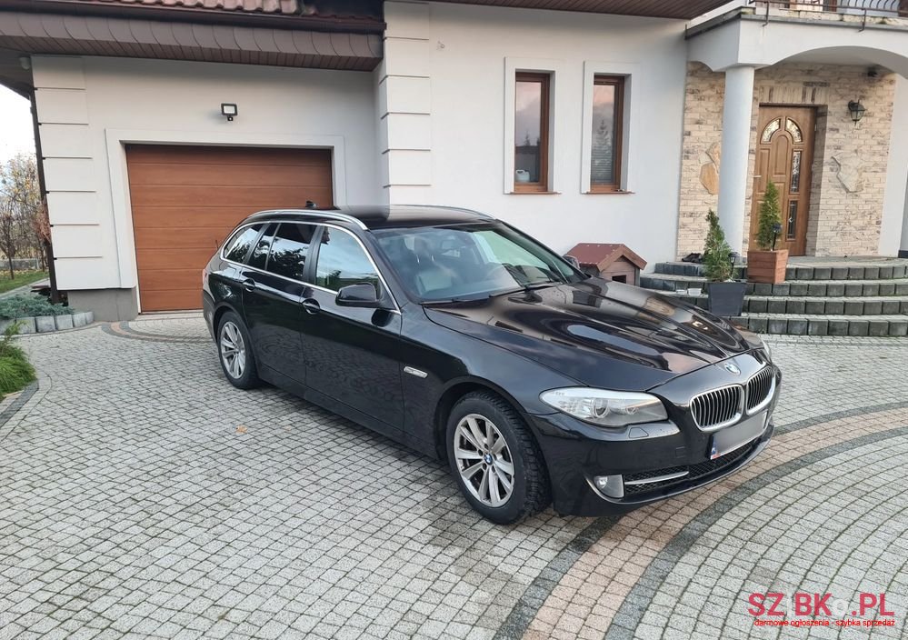 2012' BMW 5 Series photo #1