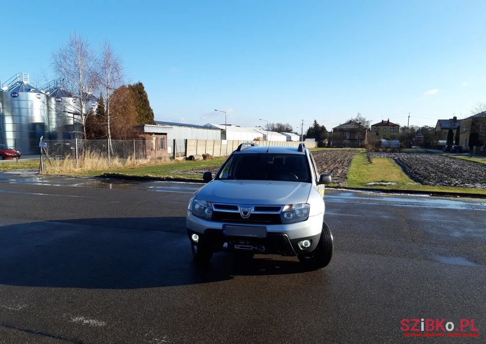 2011' Dacia Duster 1.6 photo #2