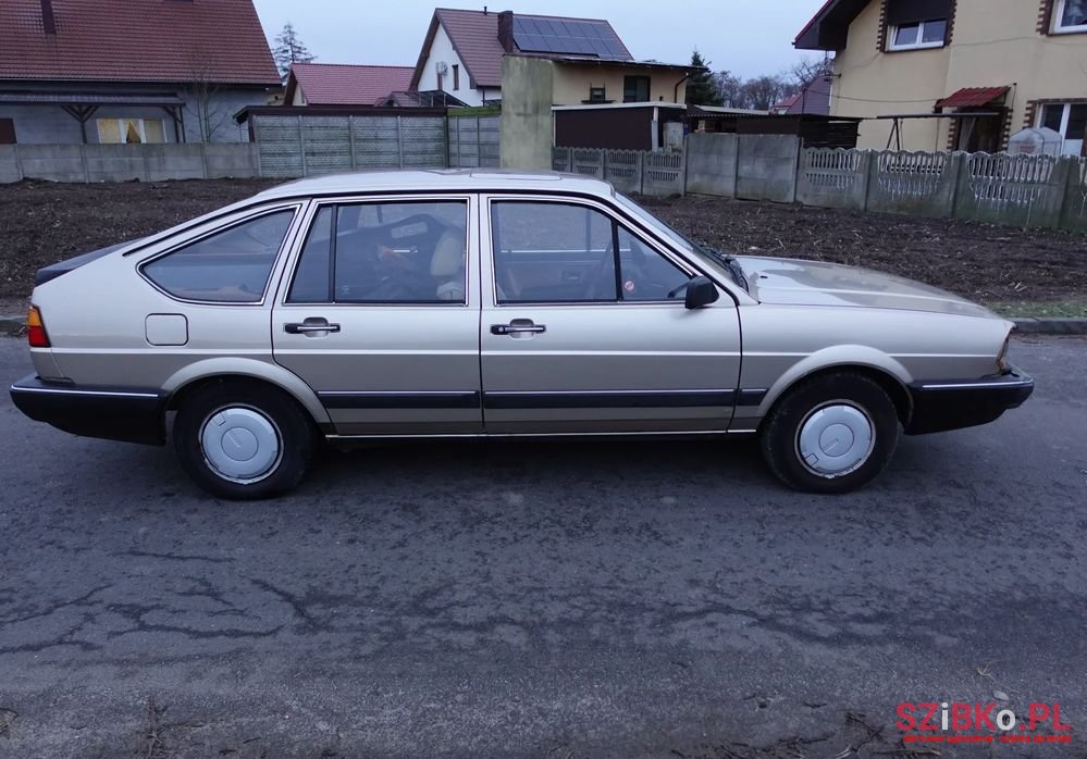1985' Volkswagen Passat photo #2