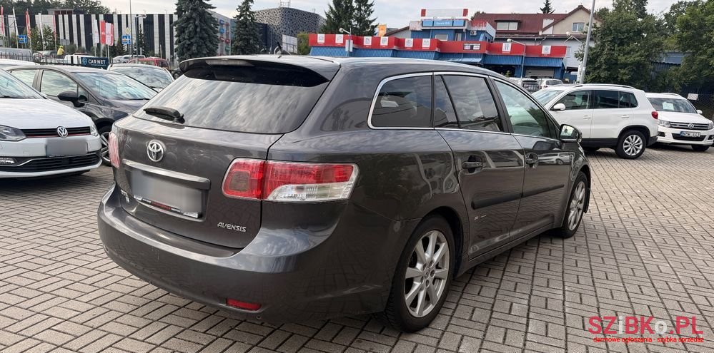 2010' Toyota Avensis photo #3
