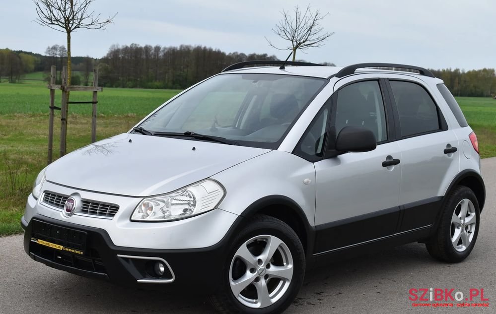 2011' Fiat Sedici photo #3