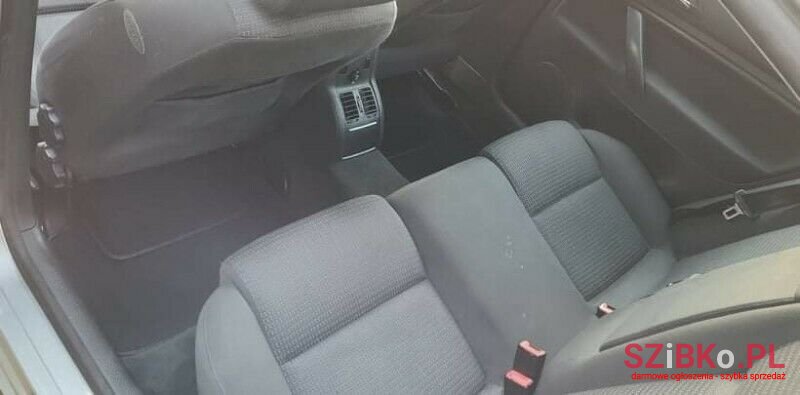 2002' Skoda Superb photo #4