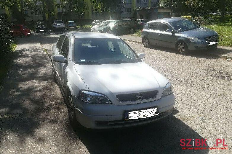 2004' Opel Astra photo #1