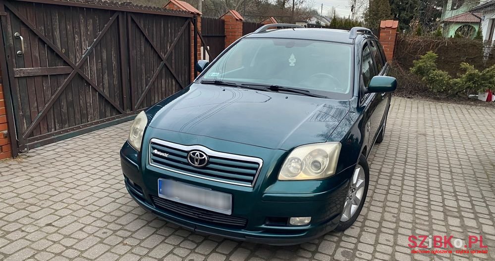 2003' Toyota Avensis photo #1