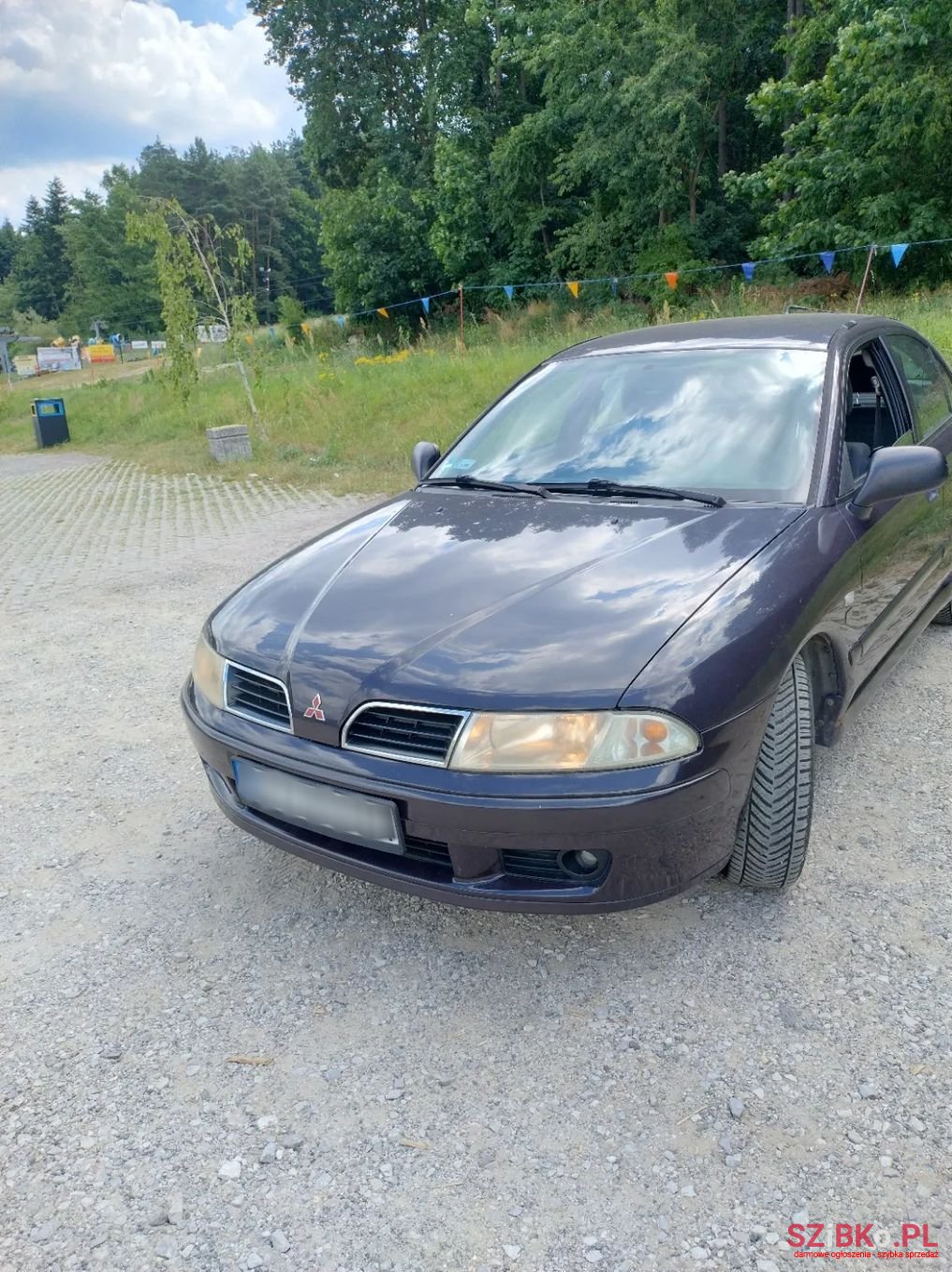 2001' Mitsubishi Carisma photo #1