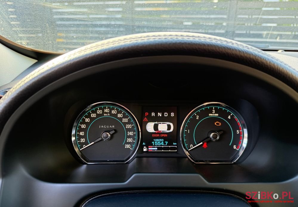 2013' Jaguar XF 2.2 D Classic photo #3