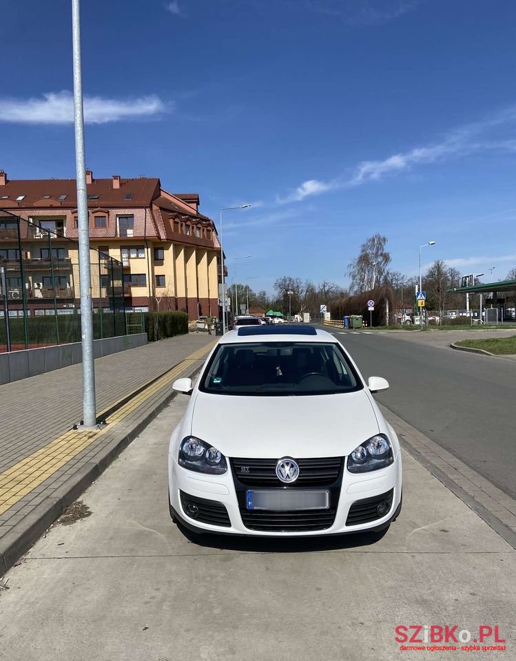 2008' Volkswagen Golf Sport photo #2