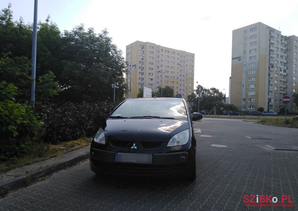2008' Mitsubishi Colt photo #3