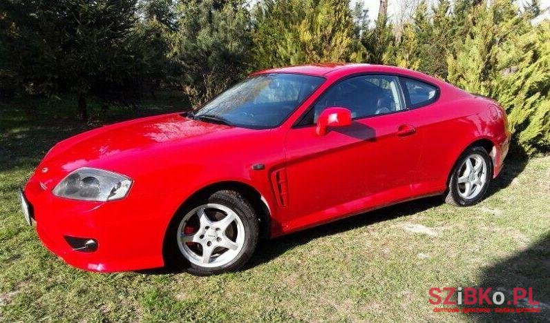 2004' Hyundai Coupe photo #3