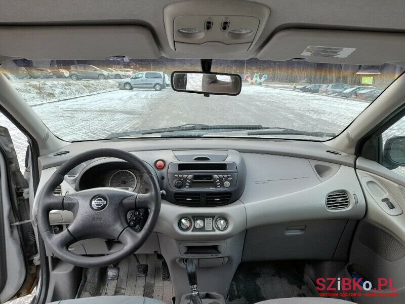 2000' Nissan Almera photo #5