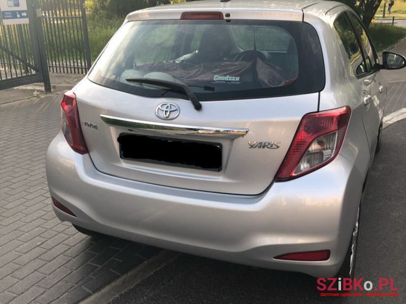 2013' Toyota Yaris photo #3