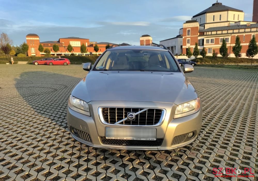 2008' Volvo V70 photo #4