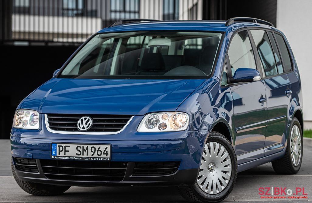 2003' Volkswagen Touran photo #3