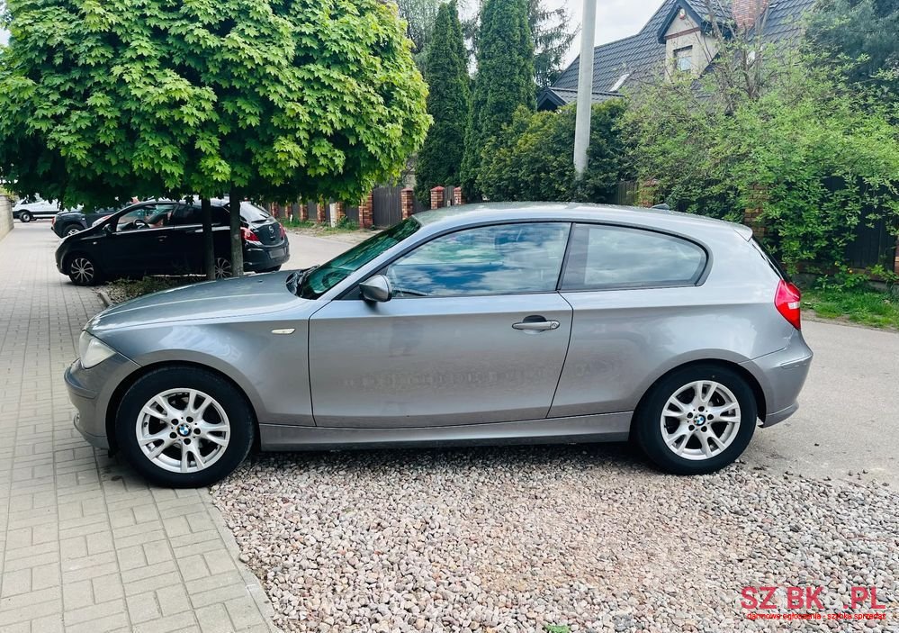 2010' BMW 1 Series 116I Edition Sport photo #1