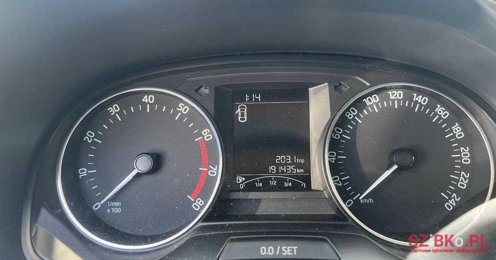 2018' Skoda Fabia 1.0 Ambition photo #2