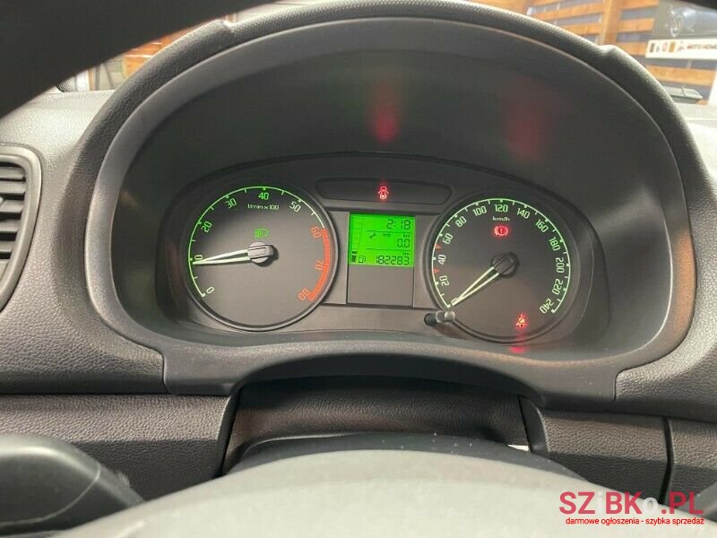 2009' Skoda Fabia photo #5