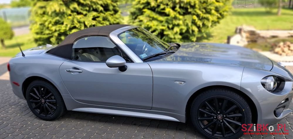 2020' Fiat 124 Spider photo #4