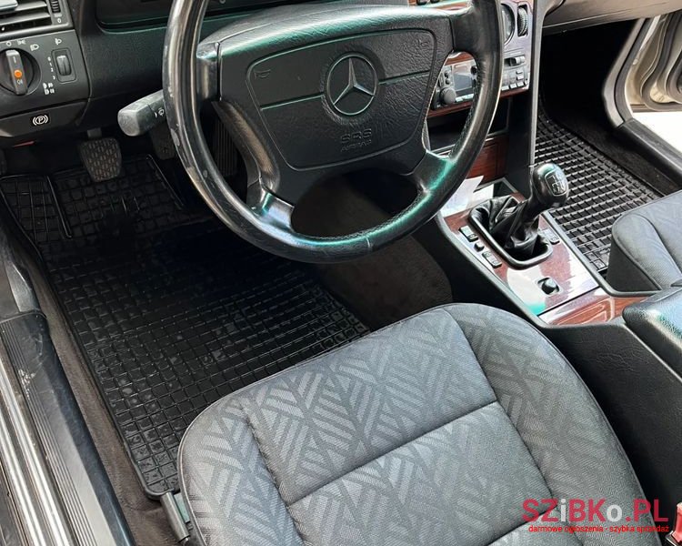 1994' Mercedes-Benz C-Class 220 D Elegance photo #6