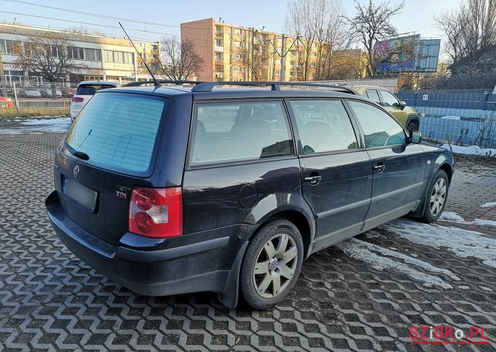 2001' Volkswagen Passat 1.9 Tdi Basis photo #3