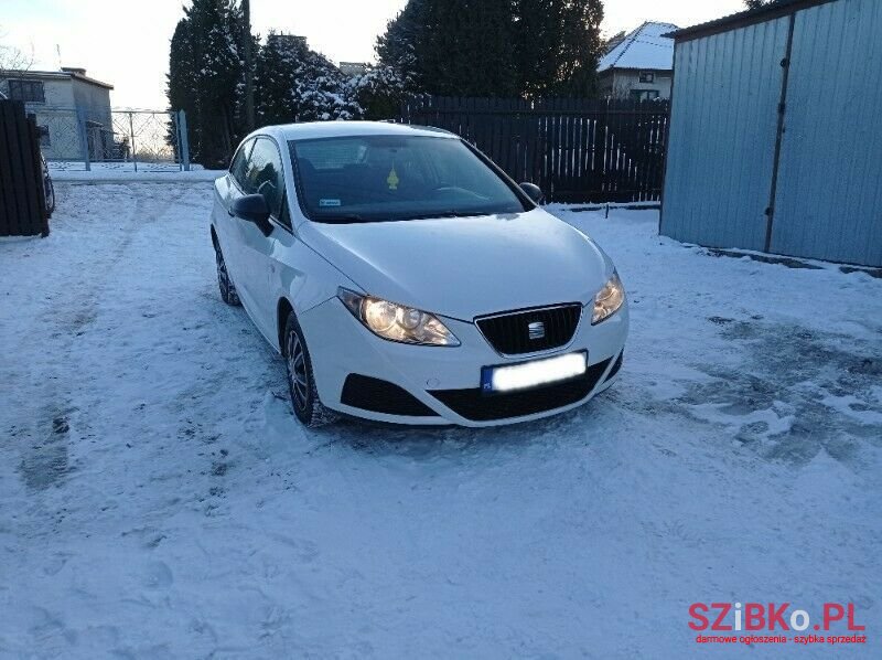 2011' SEAT Ibiza photo #3