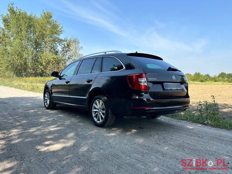 2014' Skoda Superb photo #5