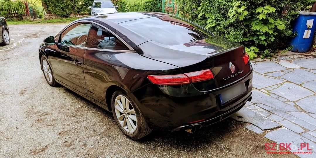 2010' Renault Laguna photo #1