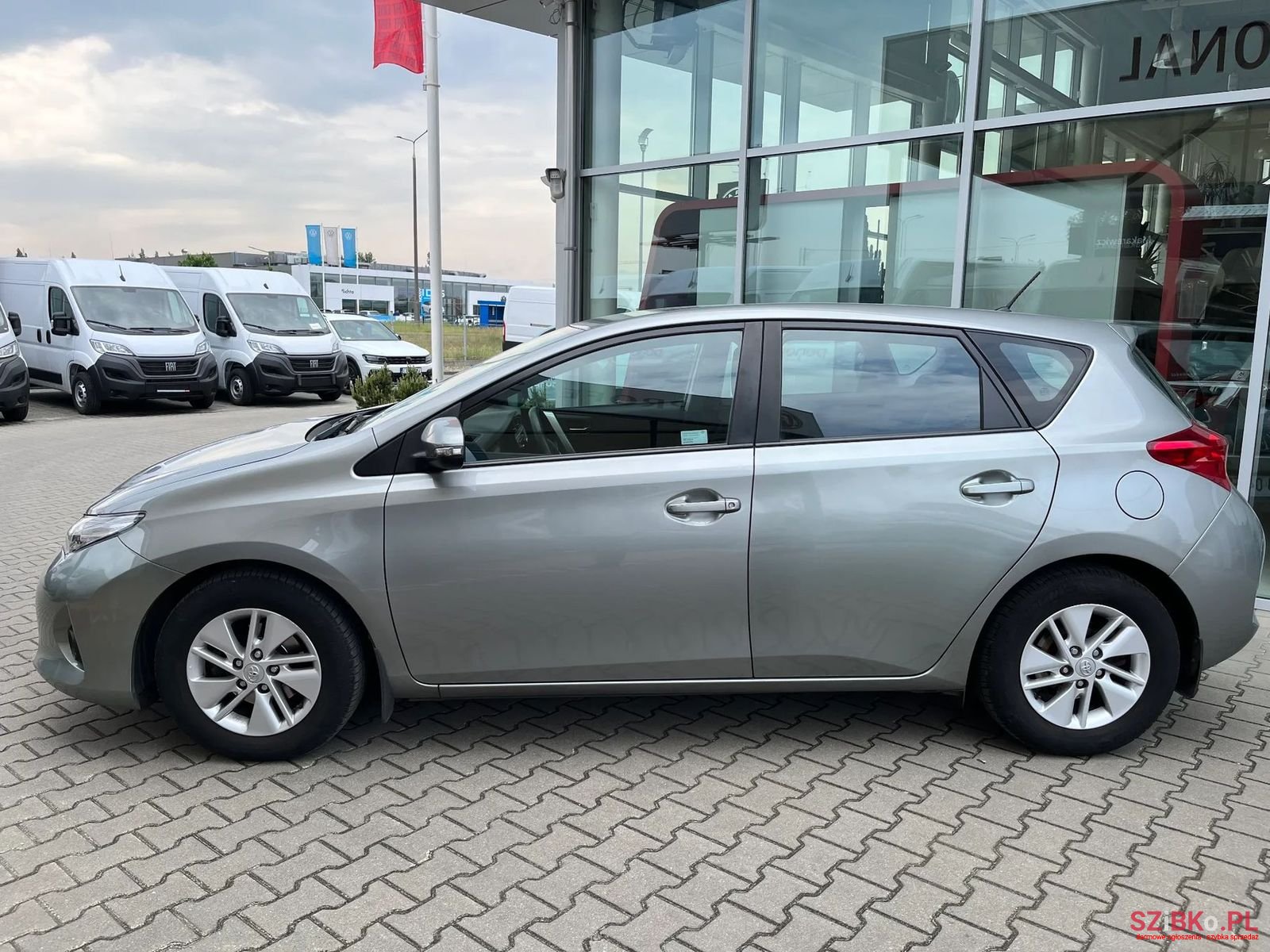 2015' Toyota Auris photo #4