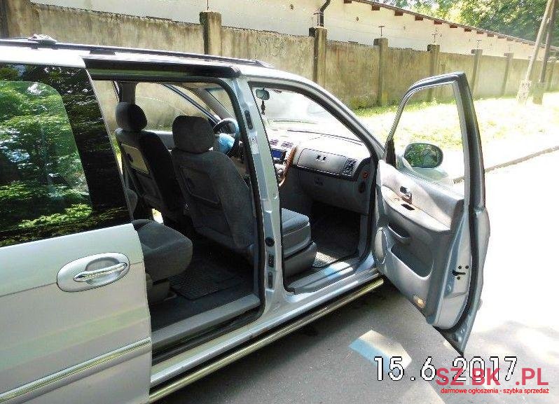 2002' Kia Carnival photo #1