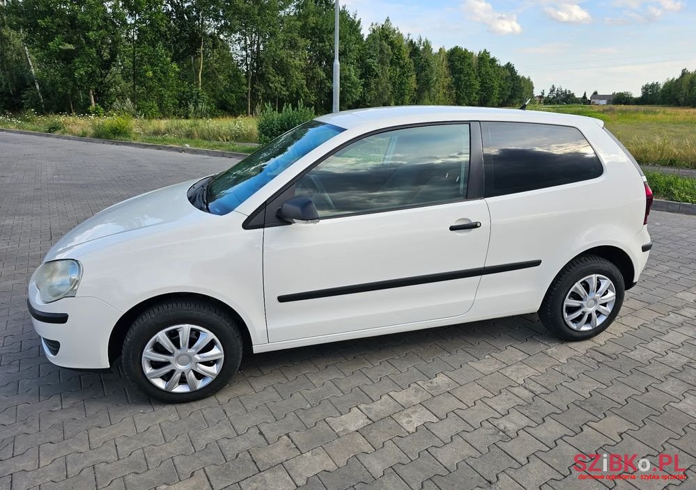 2009' Volkswagen Polo photo #5