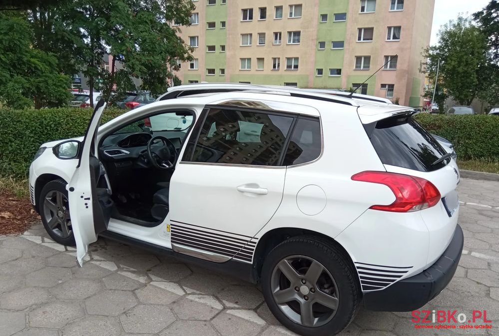 2015' Peugeot 2008 photo #1