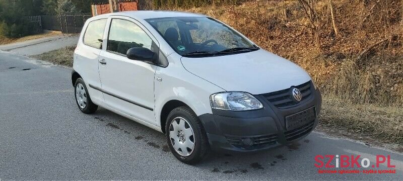 2010' Volkswagen Fox photo #1