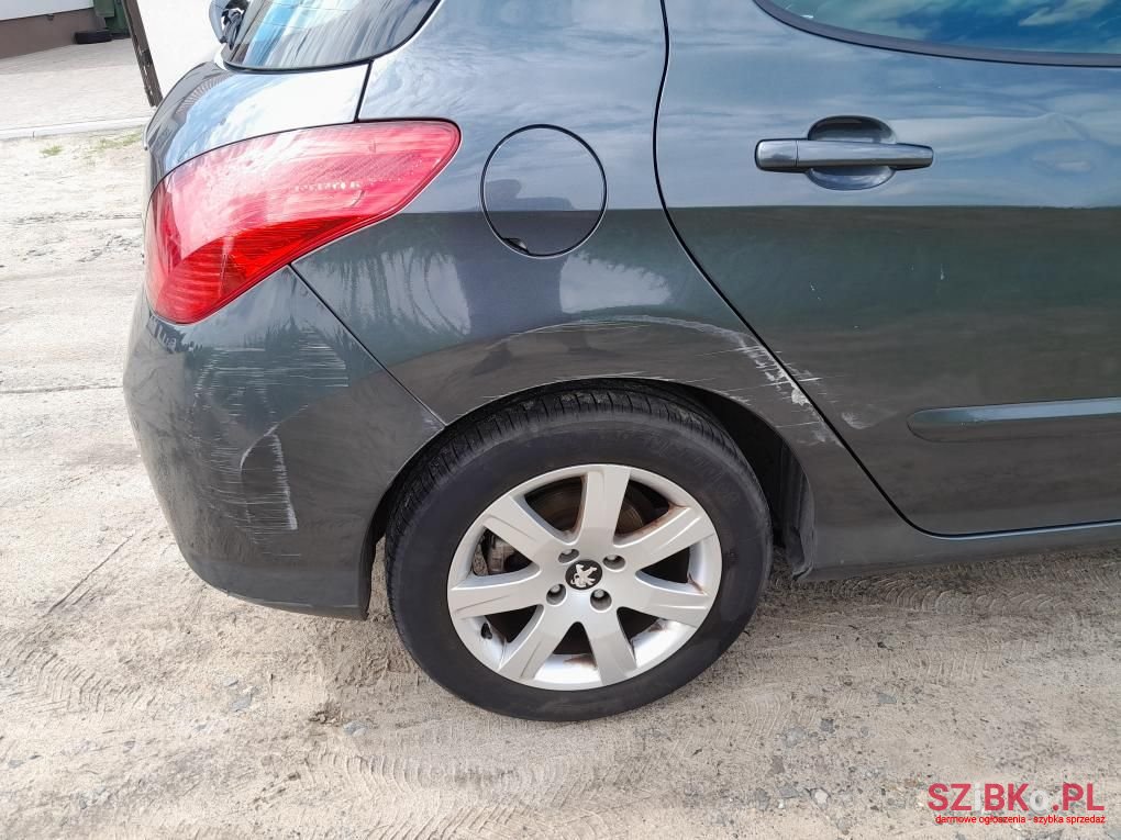 2012' Peugeot 308 photo #3